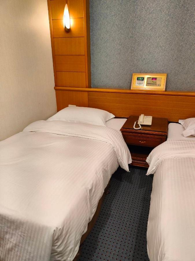 Champion Hotel Taipei Exteriör bild