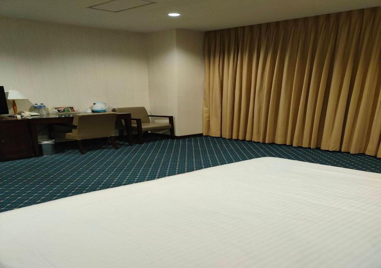 Champion Hotel Taipei Exteriör bild