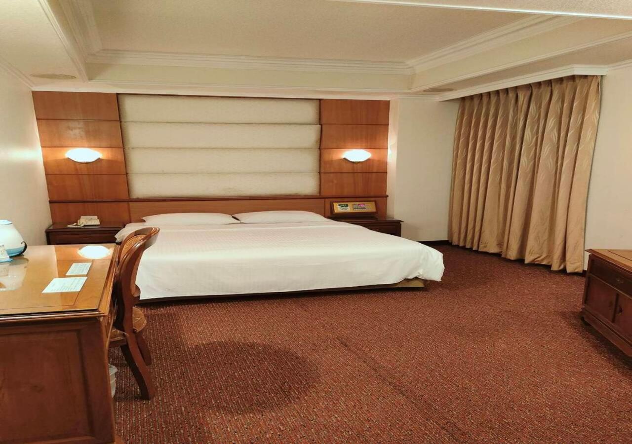 Champion Hotel Taipei Exteriör bild