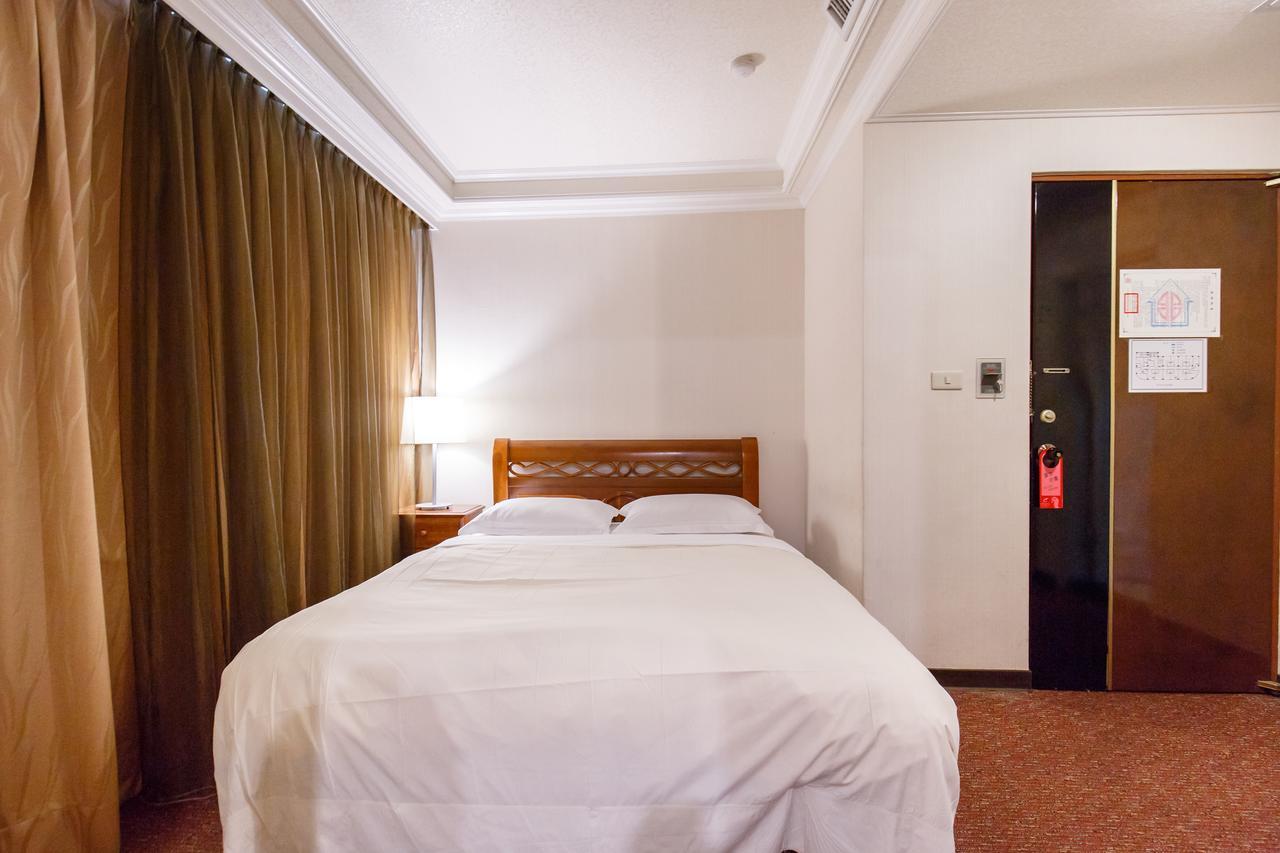 Champion Hotel Taipei Exteriör bild